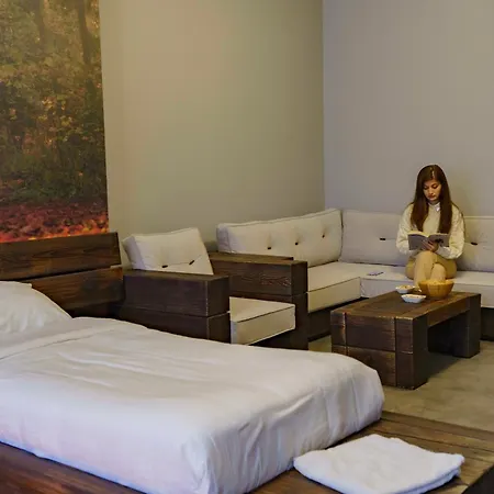 Macartasi Hotel