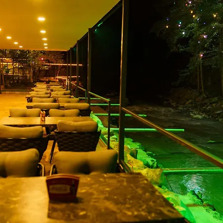 Macartasi Hotel