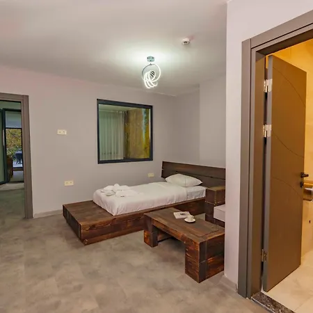 Hotel Macartasi 4*