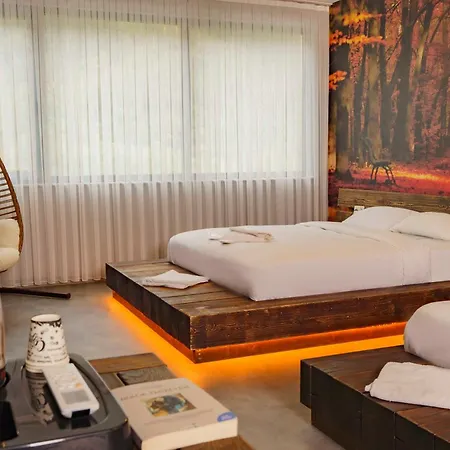 Macartasi Hotel